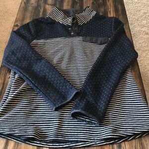 Entro Boutique Women’s Navy Cream Colorblock Pullover Snap Neck Size Large